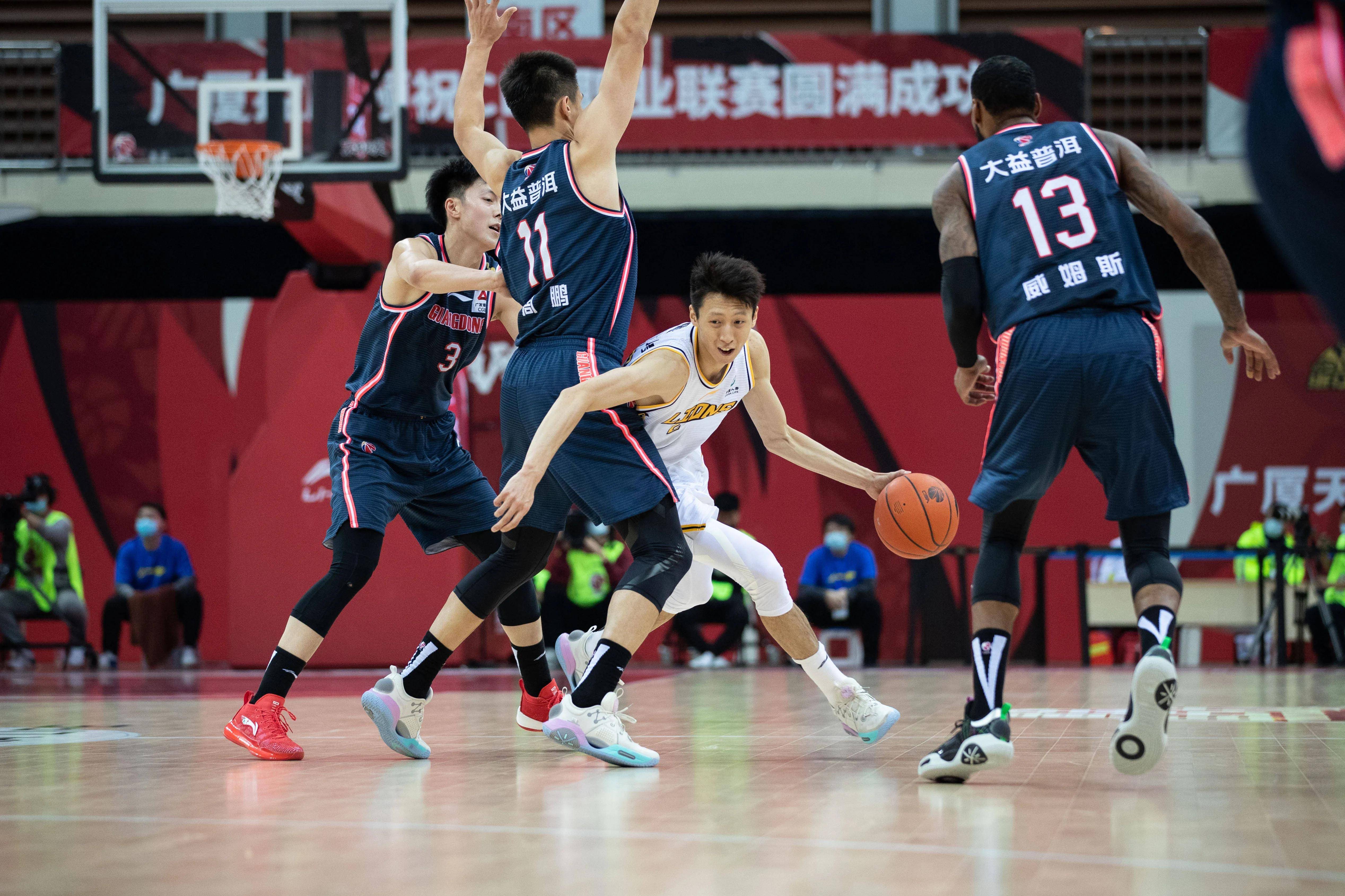 浙江男篮击败广州，展现实力