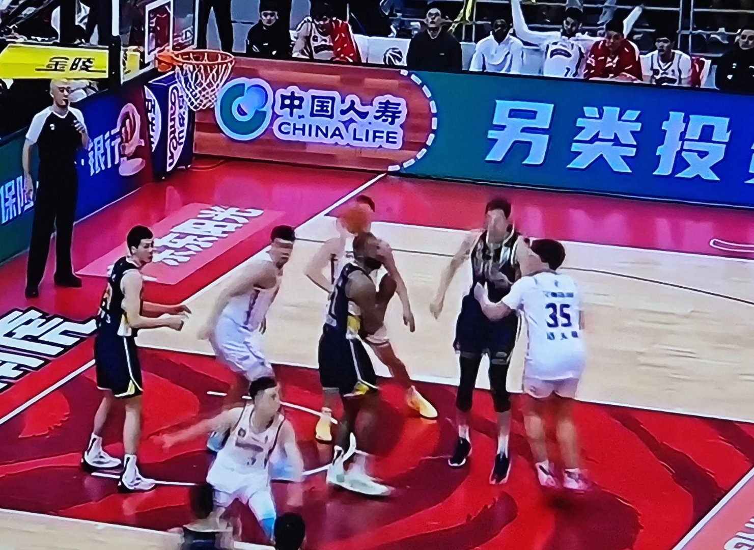 包含斯洛伐克男篮遭遇惨败，无缘奥运季军争夺战的词条